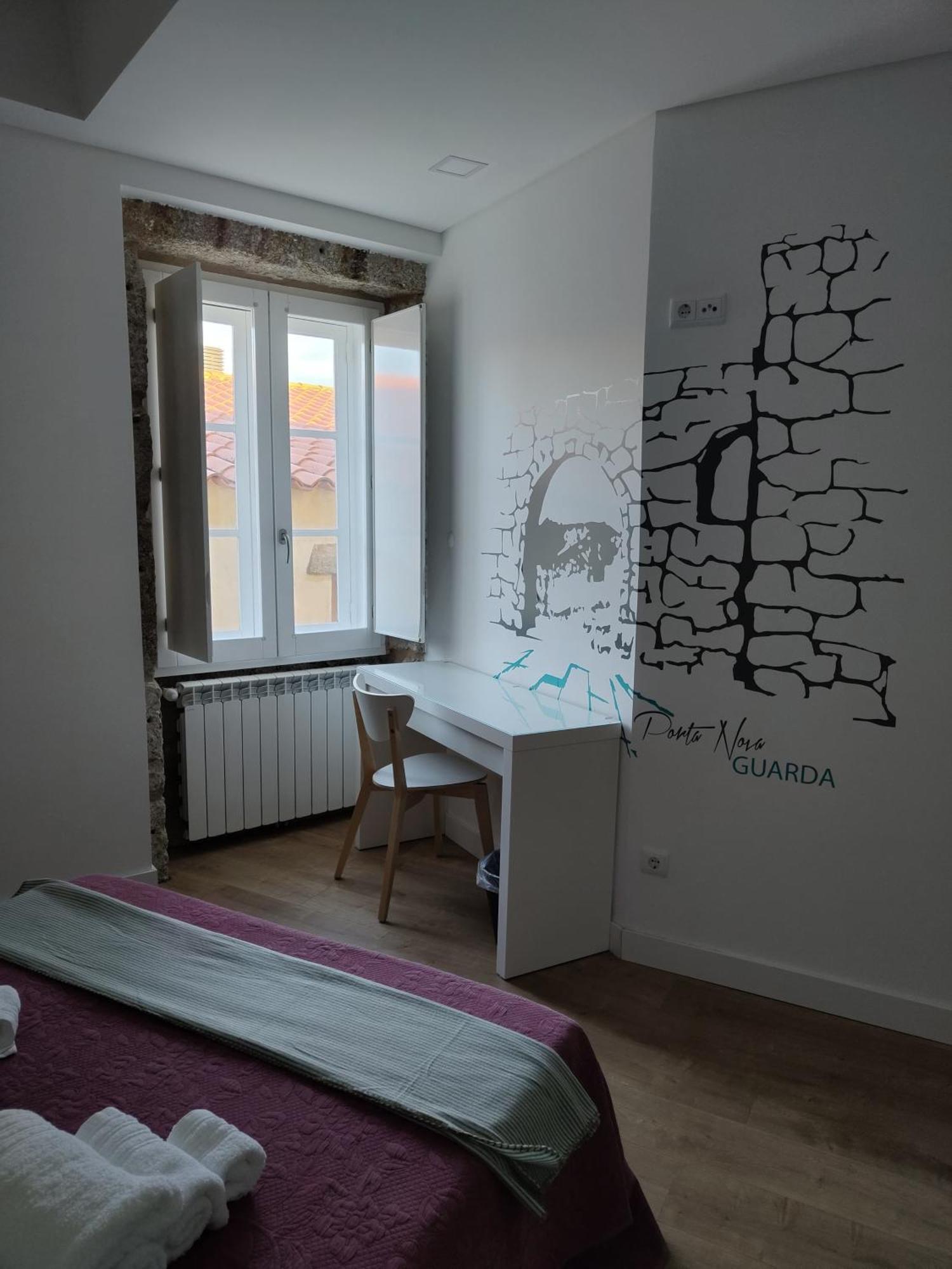 Urbe Sanchina - Hostel & Suites Guarda Bagian luar foto