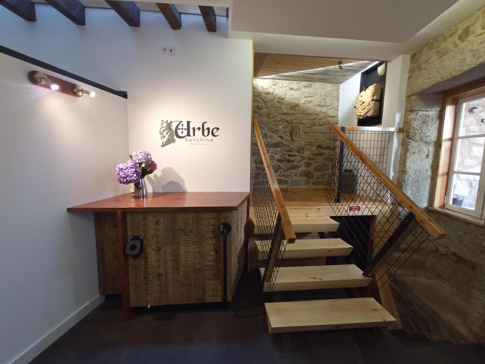 Urbe Sanchina - Hostel & Suites Guarda Bagian luar foto